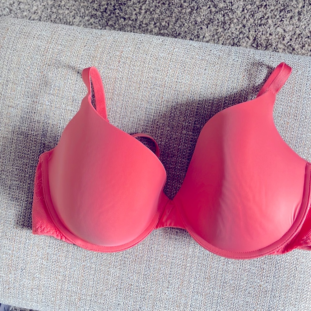 T shirt bra
